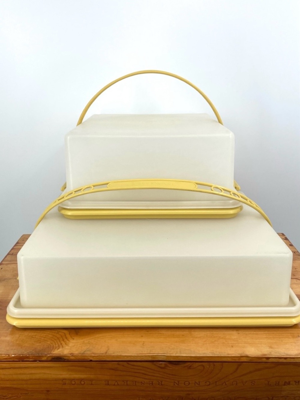 Vintage 70s 2 pc Tupperware Almond & Yellow Cake Carrier Set Retro Kitchen